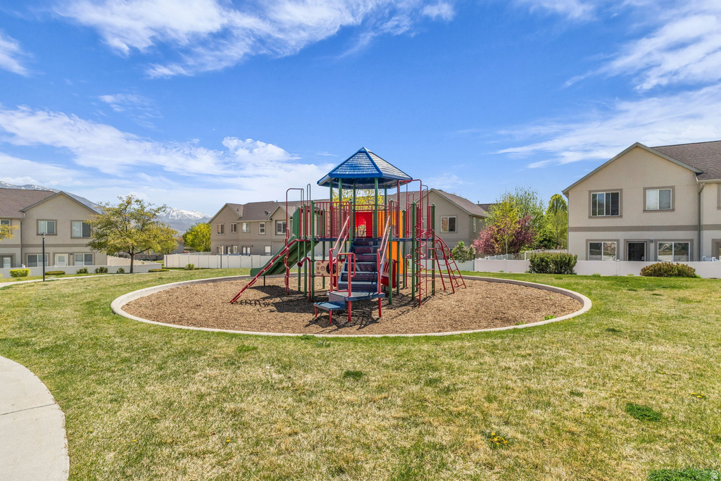 10782 S WYNGATE PARK DR South Jordan, UT 84095