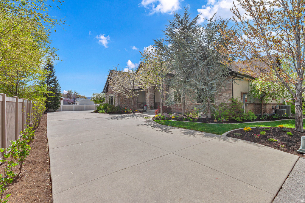 1584 E 11400 S Sandy, UT 84092