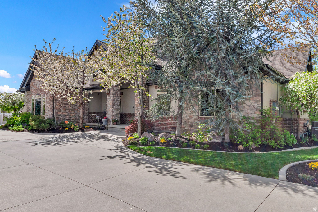 1584 E 11400 S Sandy, UT 84092