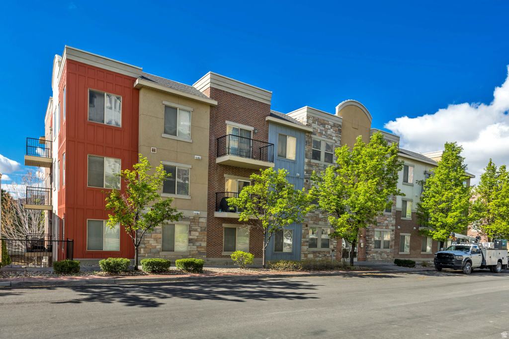 170 ALBION VILLAGE WAY #201 Sandy, UT 84070