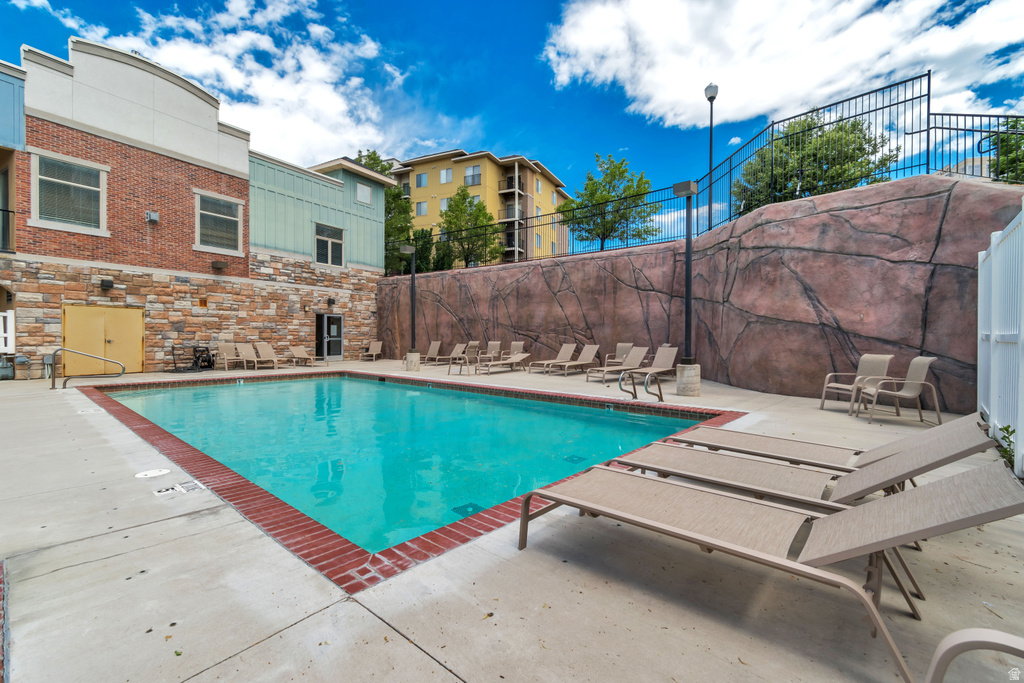 170 ALBION VILLAGE WAY #201 Sandy, UT 84070