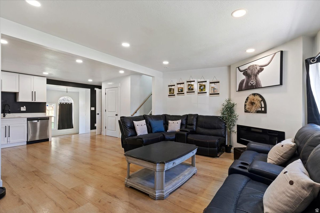 4374 S FERNWOOD DR Taylorsville, UT 84123