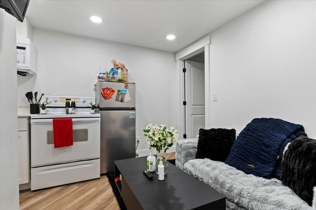 4374 S FERNWOOD DR Taylorsville, UT 84123