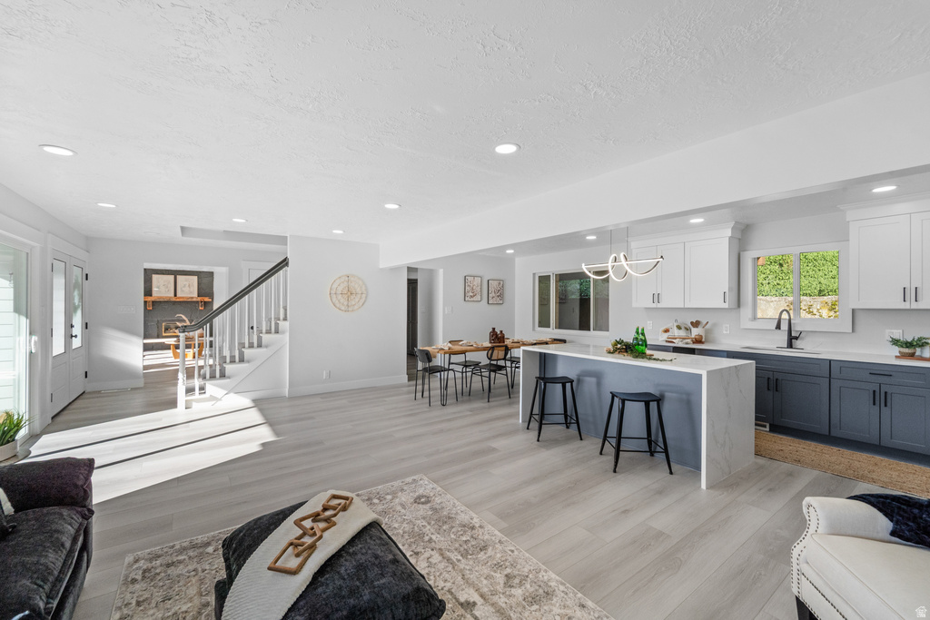 1406 SWINTON LN Farmington, UT 84025