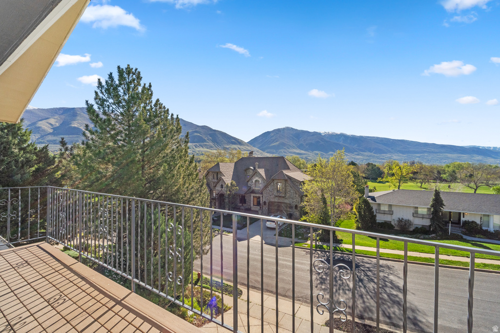 1406 SWINTON LN Farmington, UT 84025