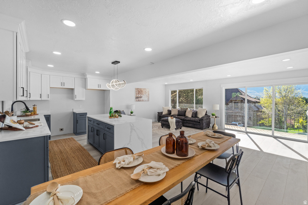 1406 SWINTON LN Farmington, UT 84025