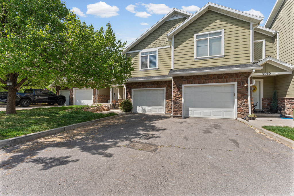2064 S ORCHARD DR Bountiful, UT 84010