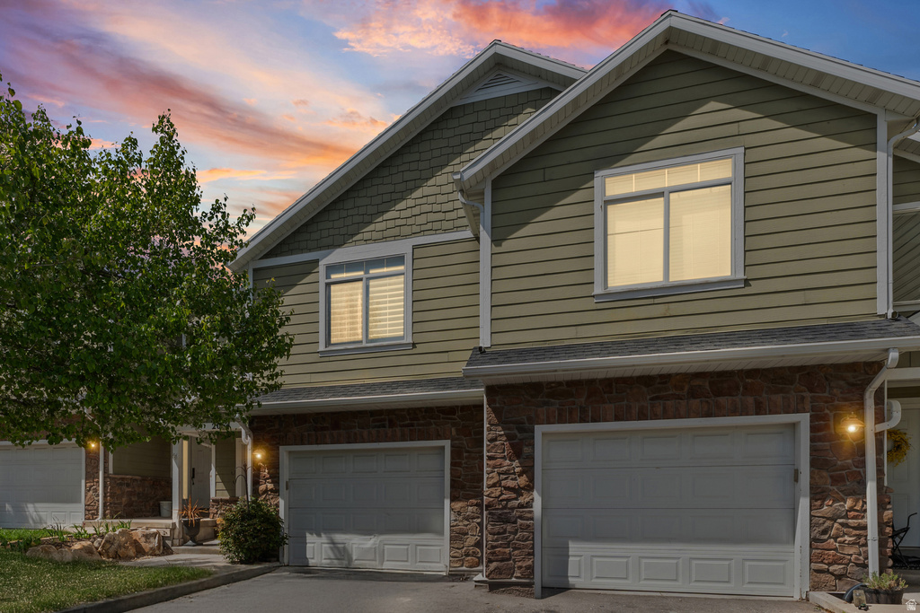 2064 S ORCHARD DR Bountiful, UT 84010