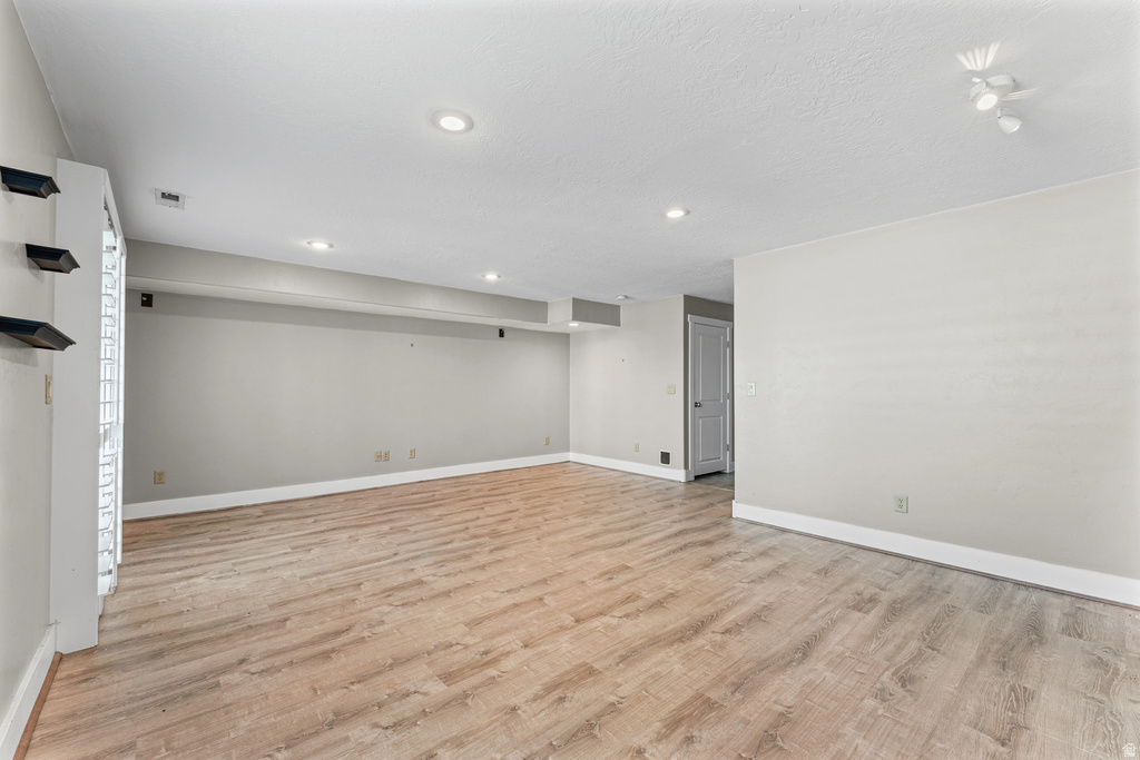 2064 S ORCHARD DR Bountiful, UT 84010