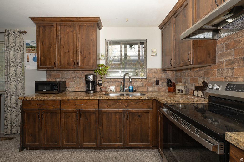 6712 S SOMERSET DR West Jordan, UT 84084
