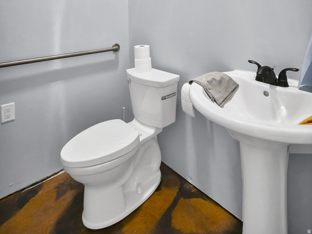 195 S 200 E Monroe, UT 84754