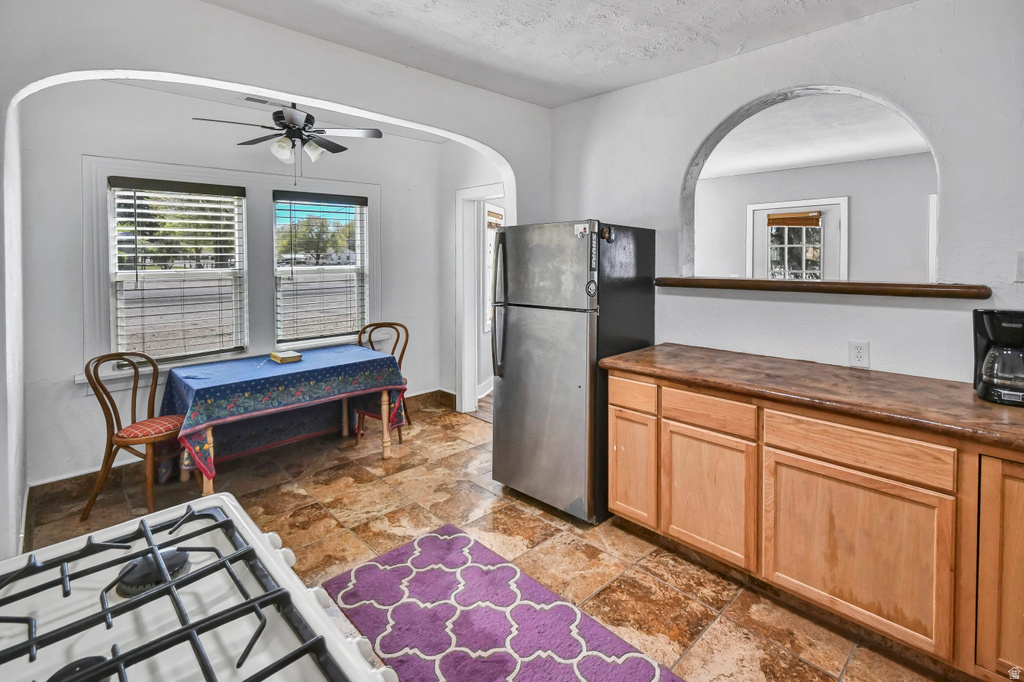 195 S 200 E Monroe, UT 84754