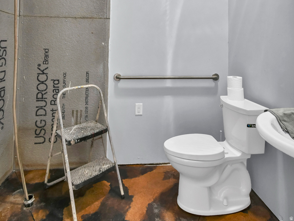 195 S 200 E Monroe, UT 84754