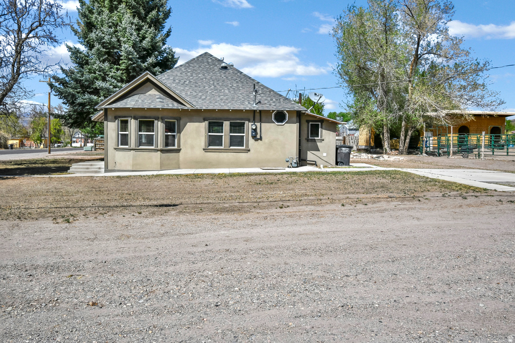 195 S 200 E Monroe, UT 84754