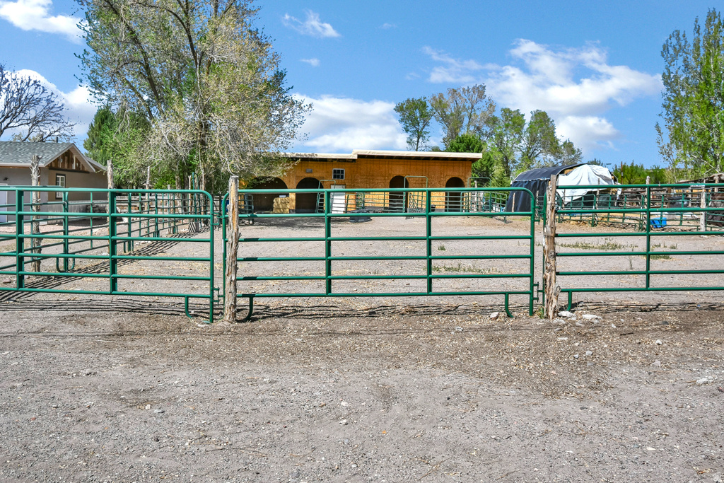 195 S 200 E Monroe, UT 84754