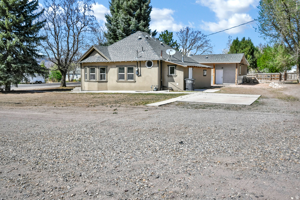 195 S 200 E Monroe, UT 84754