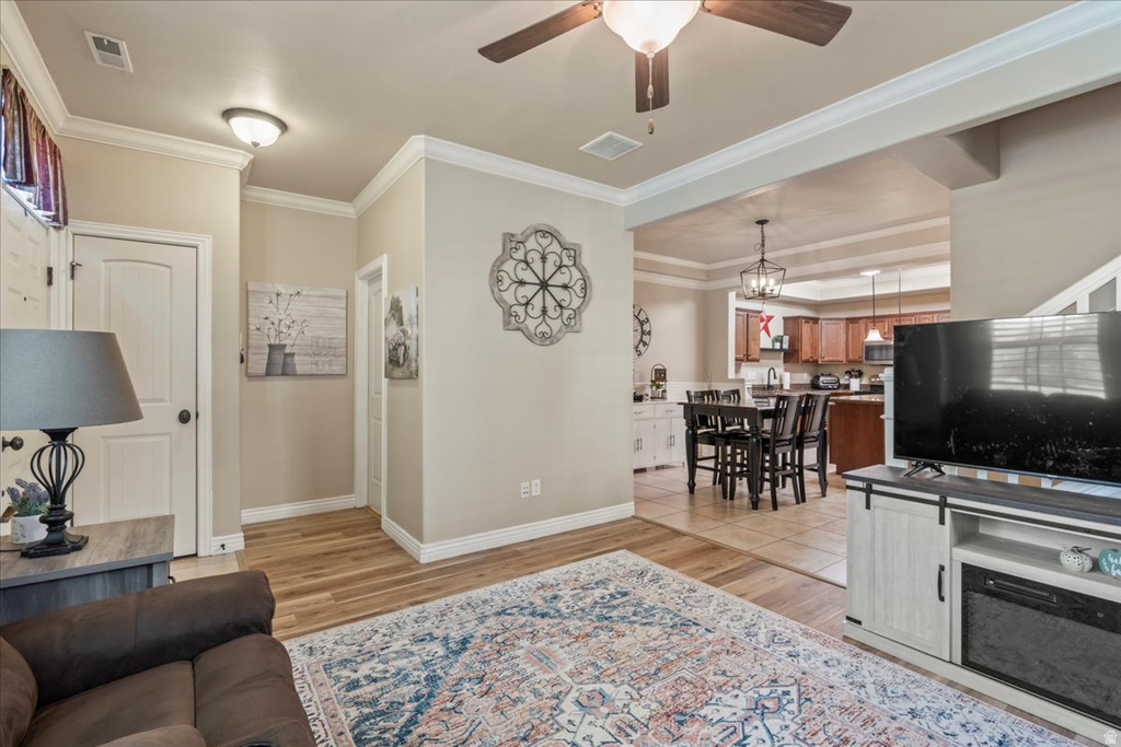 10638 S CAVE RUN LN South Jordan, UT 84009