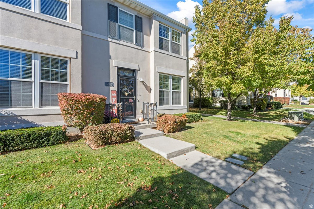 10638 S CAVE RUN LN South Jordan, UT 84009