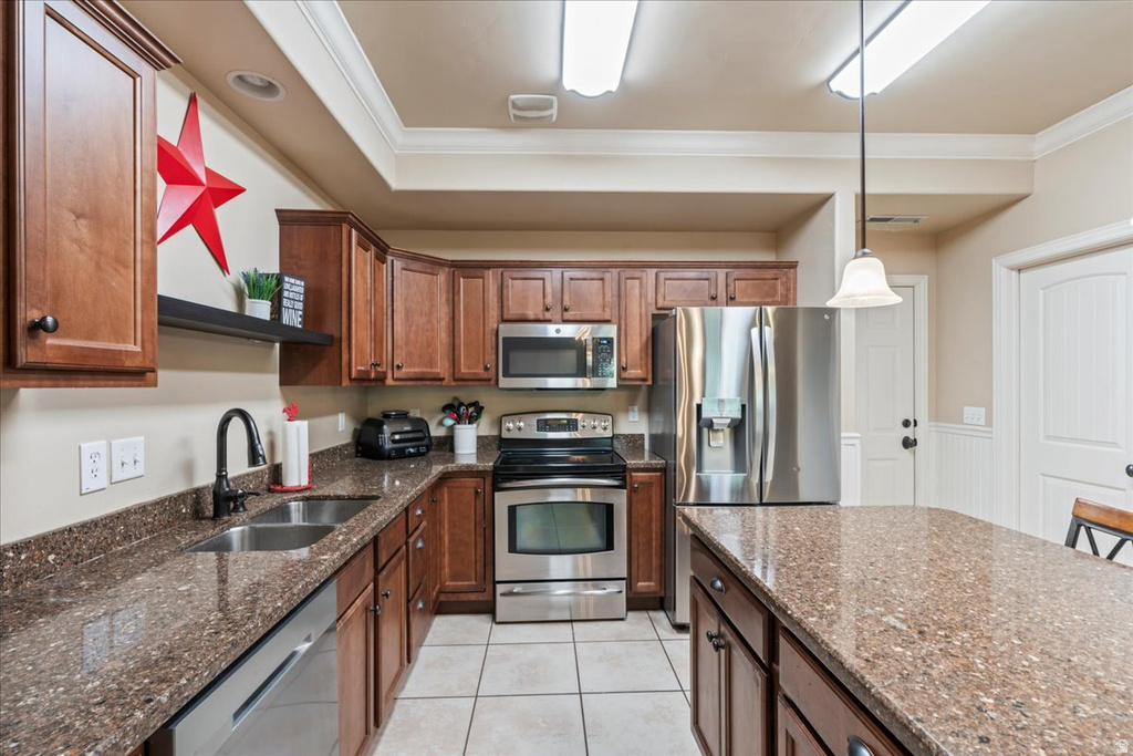 10638 S CAVE RUN LN South Jordan, UT 84009