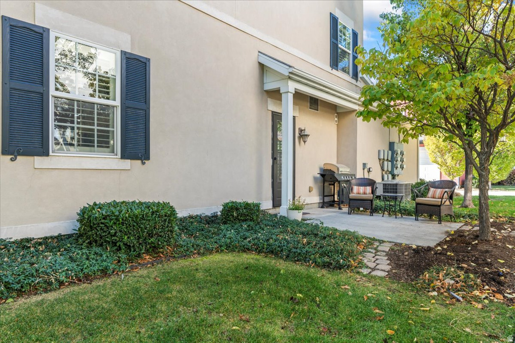 10638 S CAVE RUN LN South Jordan, UT 84009