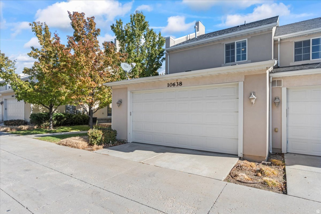 10638 S CAVE RUN LN South Jordan, UT 84009