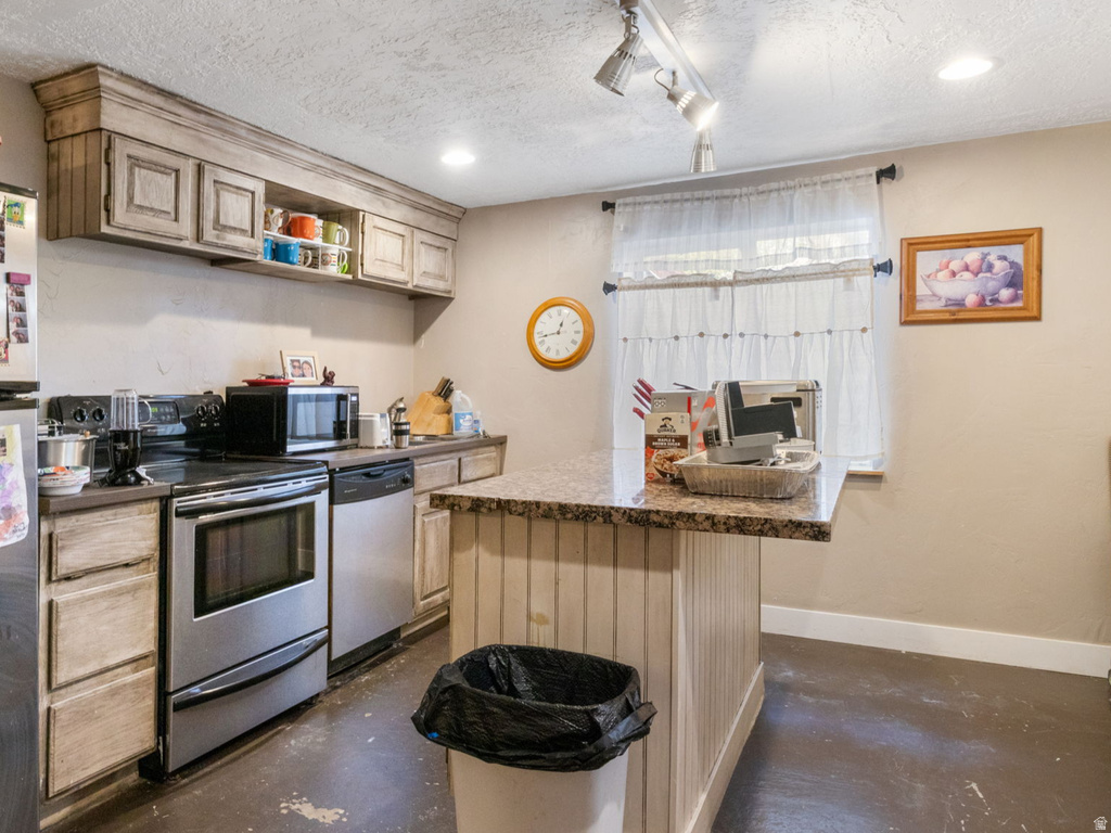 12093 S KINGS CROSSING WAY Riverton, UT 84065