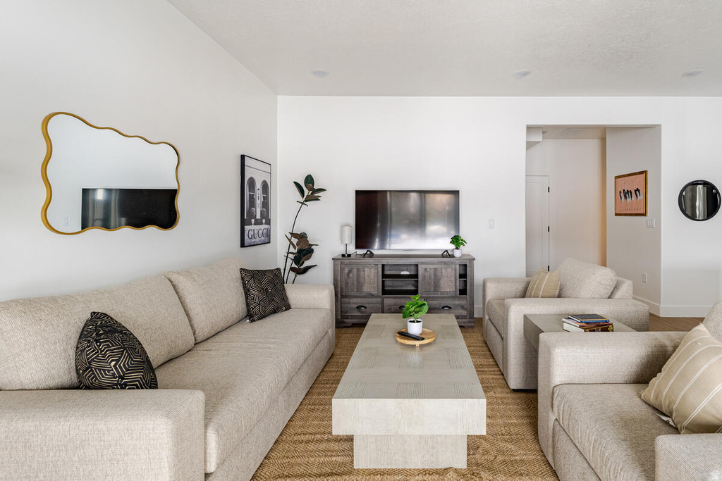 5846 N JEEDER DR Mountain Green, UT 84050