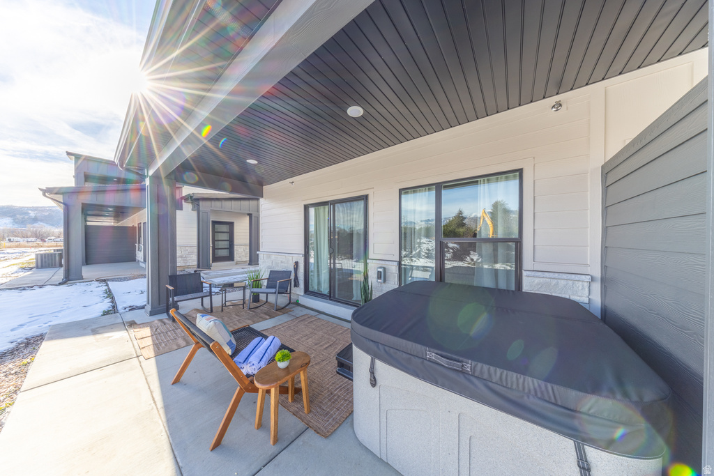 5846 N JEEDER DR Mountain Green, UT 84050