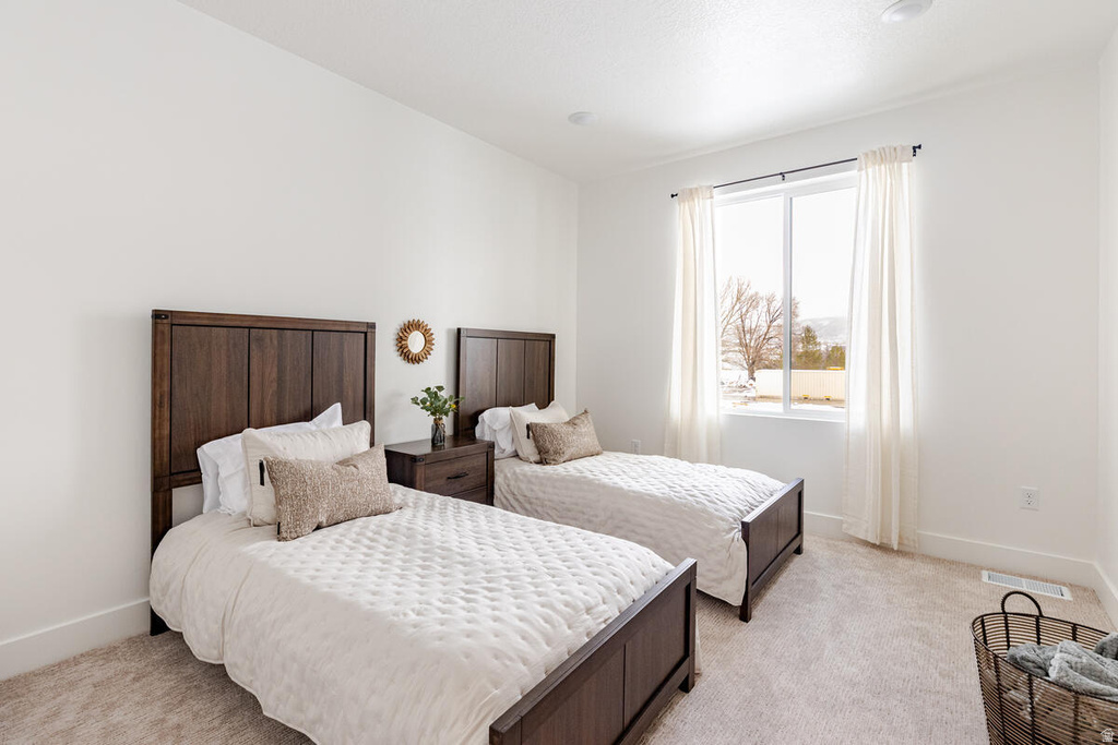 5846 N JEEDER DR Mountain Green, UT 84050