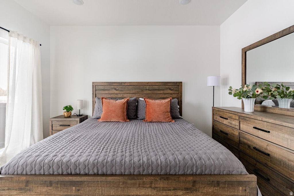 5846 N JEEDER DR Mountain Green, UT 84050