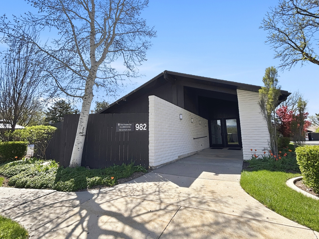 5019 S BEAVERBROOK LN #230 Murray, UT 84117