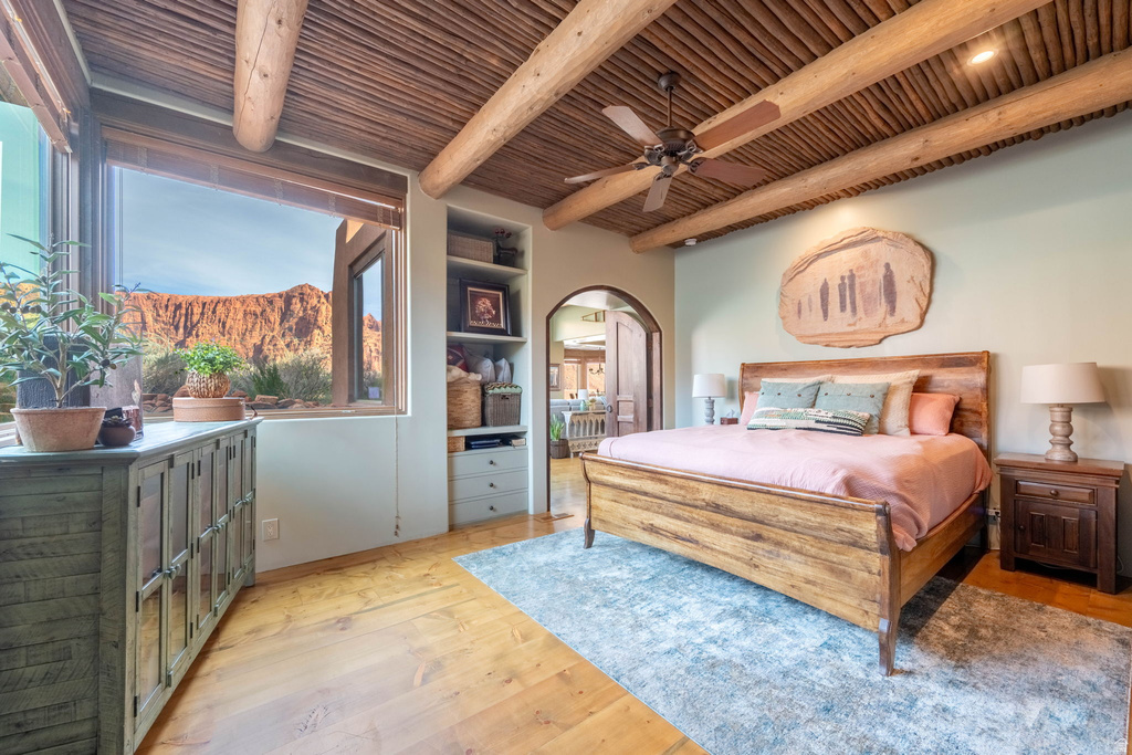 1060 W WINTOOK DR Ivins, UT 84738