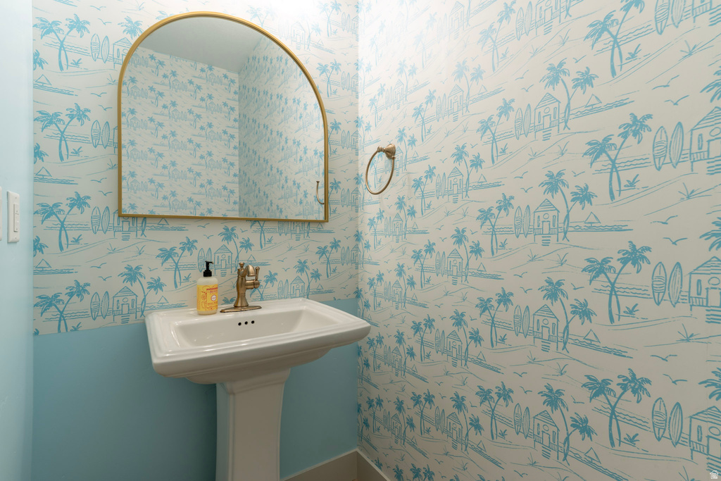 6543 W LAKE AVE South Jordan, UT 84009