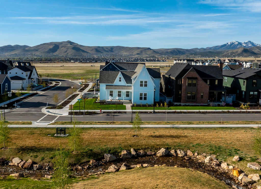 6543 W LAKE AVE South Jordan, UT 84009