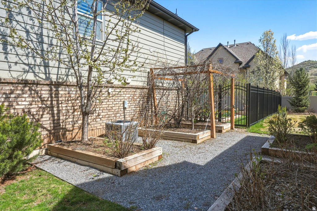 5938 STAMPEDE LN Mountain Green, UT 84050