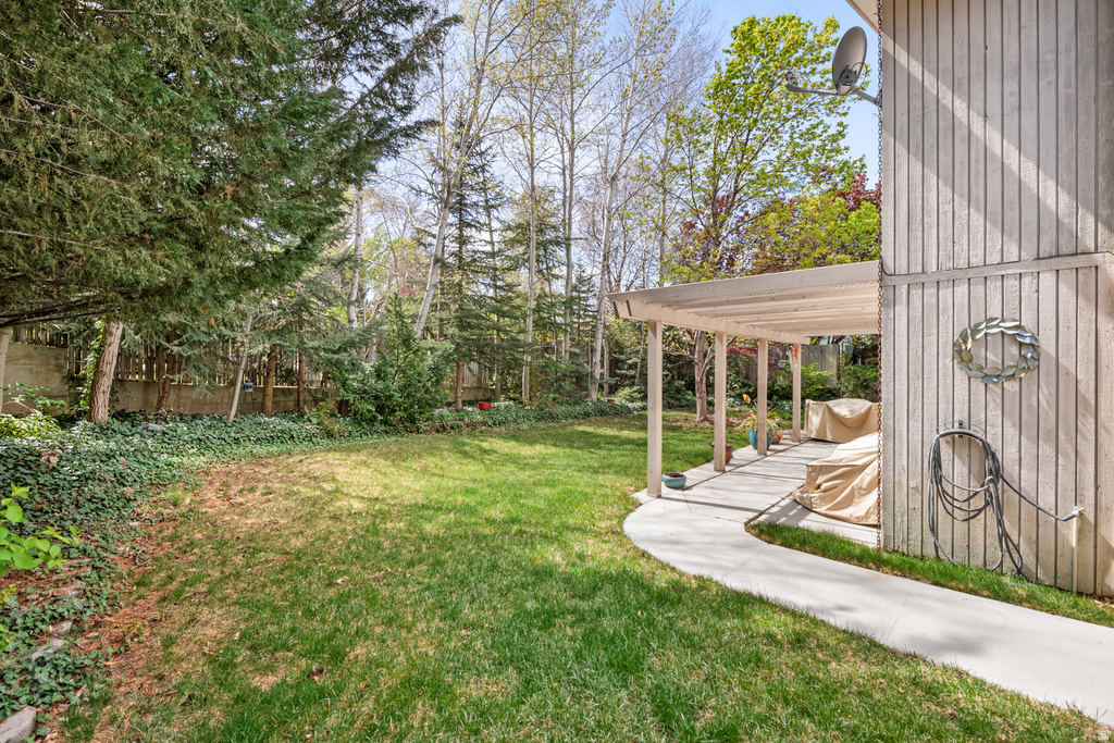 3528 E COUNTRY HOLLOW DR Cottonwood Heights, UT 84121