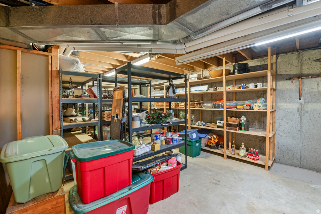 3528 E COUNTRY HOLLOW DR Cottonwood Heights, UT 84121