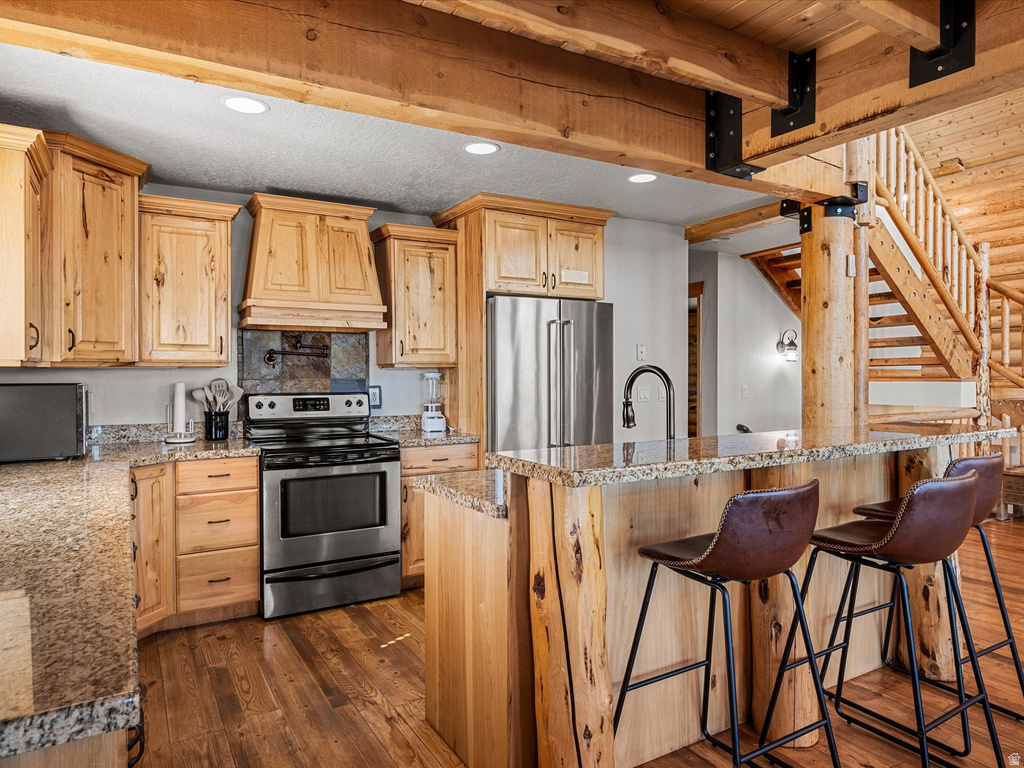 2372 S HIDAWAY CIR Garden City, UT 84028