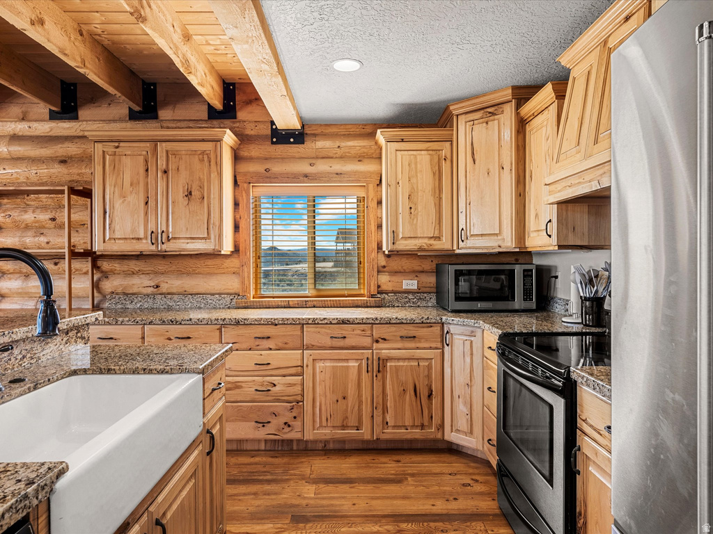 2372 S HIDAWAY CIR Garden City, UT 84028