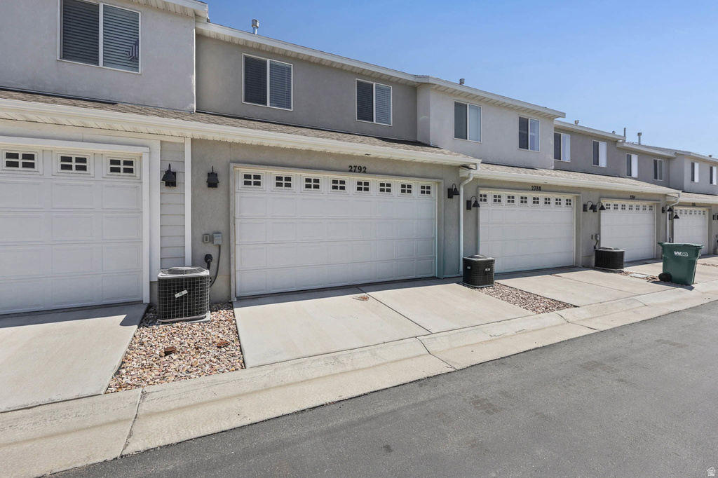 2792 N FIGHTING FALCON ST Layton, UT 84040