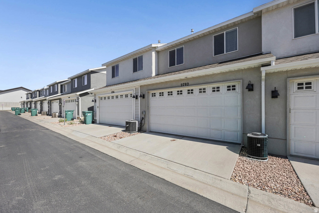 2792 N FIGHTING FALCON ST Layton, UT 84040