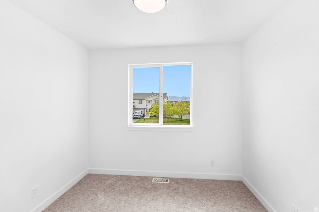 804 N 310 E Tooele, UT 84074