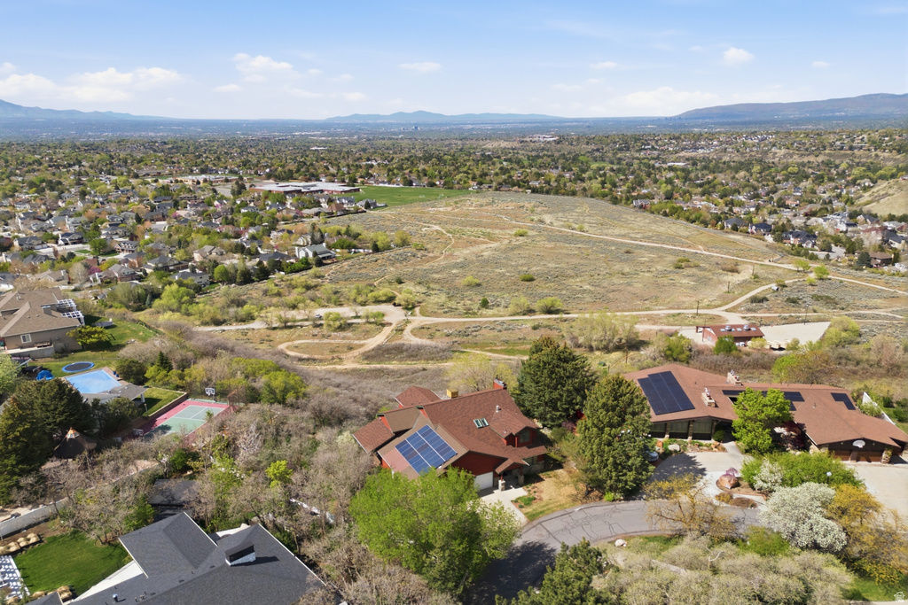 8 ALTAWOOD DR Sandy, UT 84092