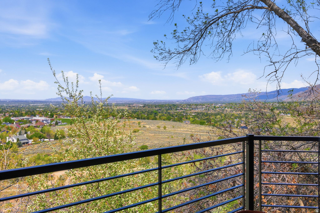 8 ALTAWOOD DR Sandy, UT 84092