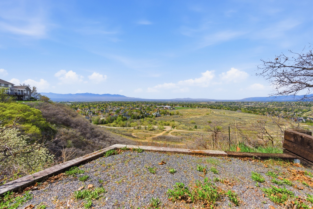 8 ALTAWOOD DR Sandy, UT 84092