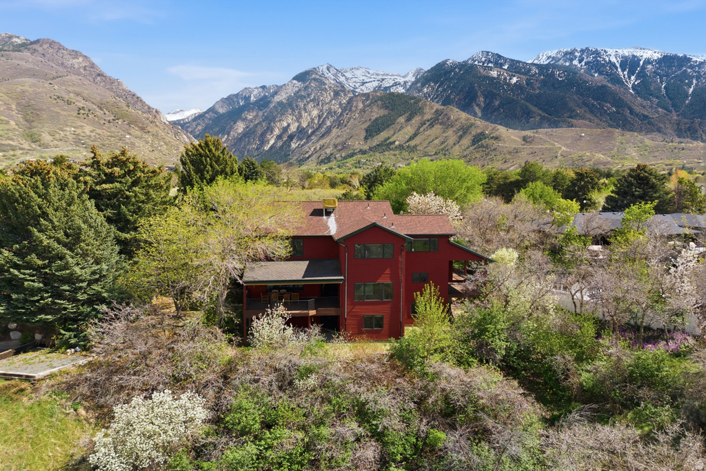 8 ALTAWOOD DR Sandy, UT 84092