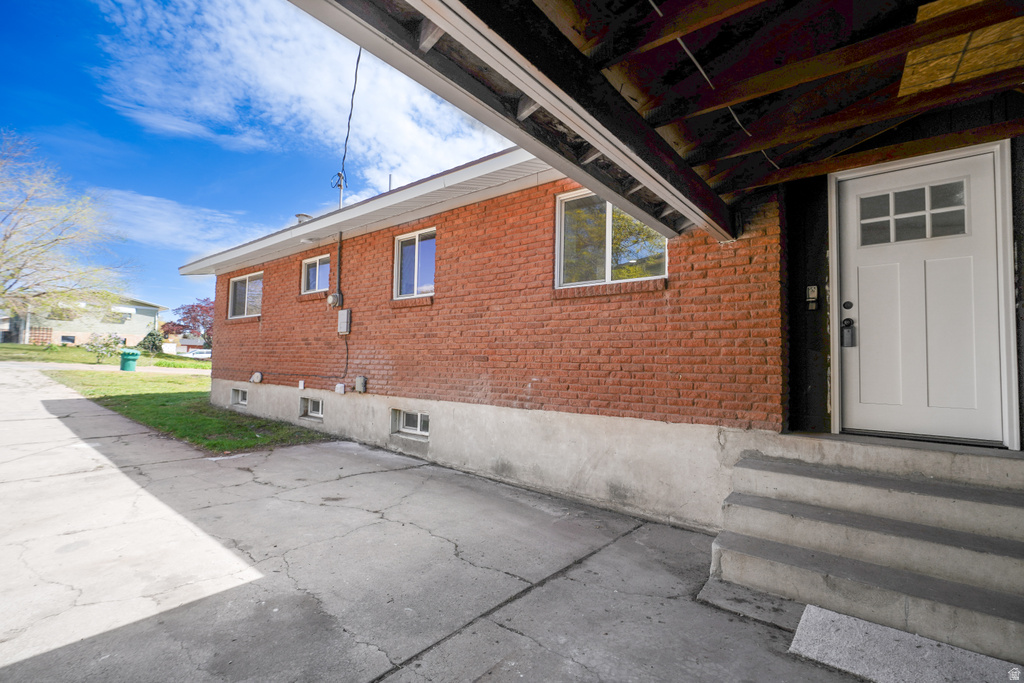 2466 W 5075 S Roy, UT 84067