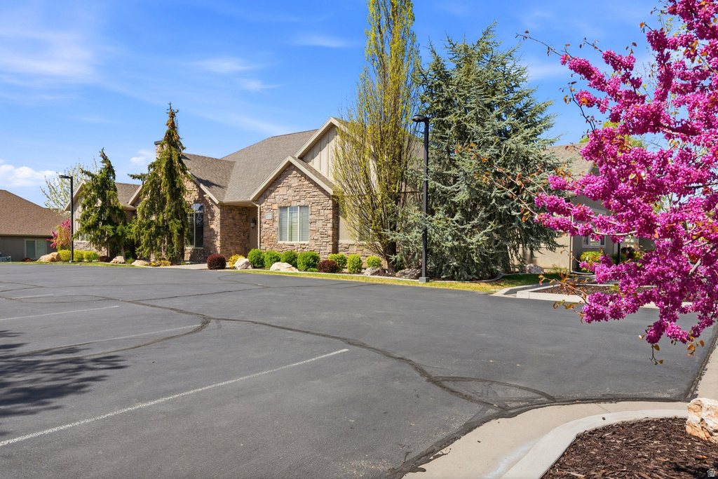 864 W 1840 S #D Syracuse, UT 84075