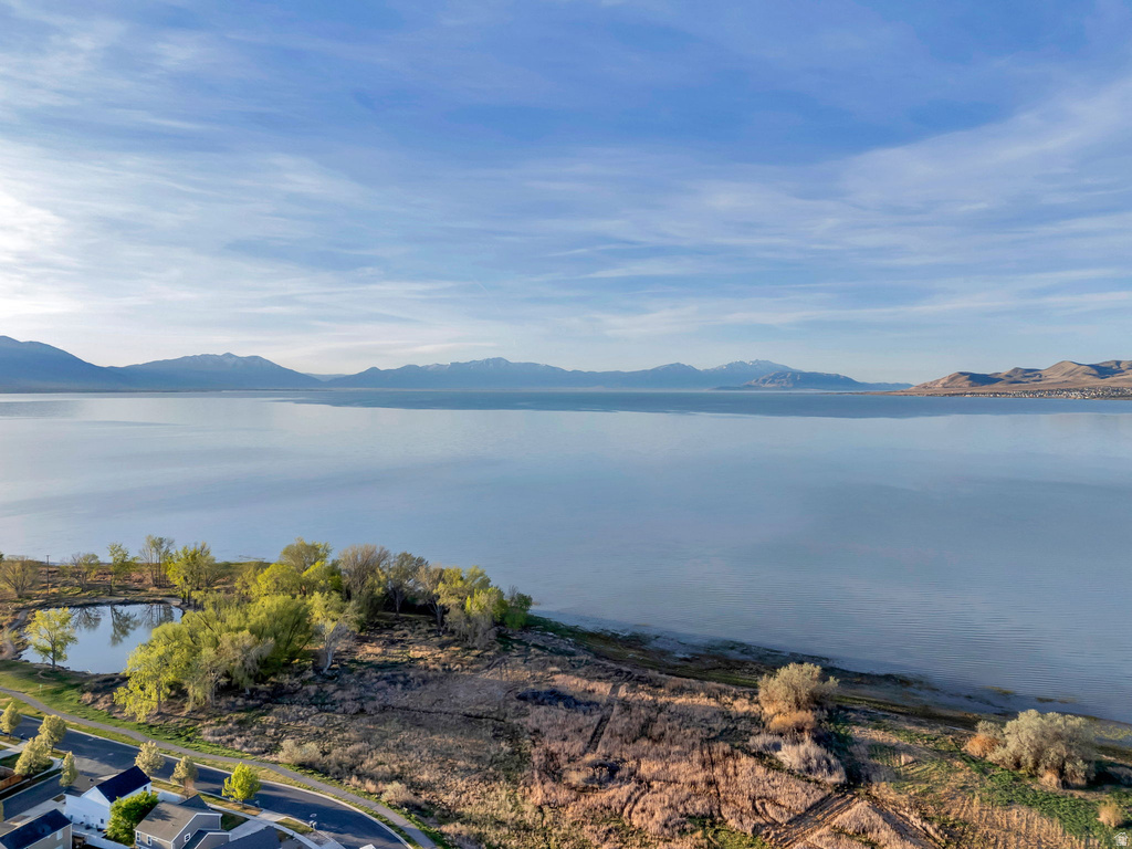 2087 E HAWTHORNE ST Saratoga Springs, UT 84043