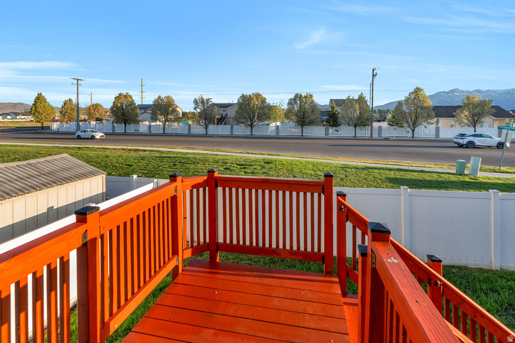 2087 E HAWTHORNE ST Saratoga Springs, UT 84043